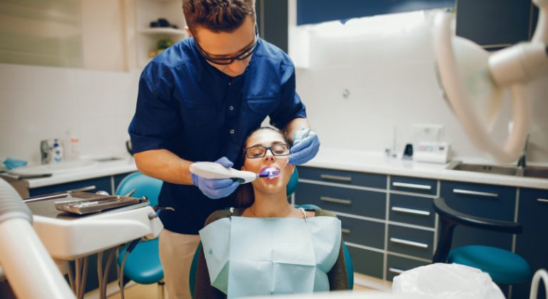 dentist-and-patient-G53SC79